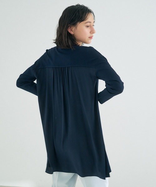 ANAYI(アナイ)の「シルクデシンスカラップロングカーディガン(カーディガン/ボレロ・レディース・ネイビー/ピンク・38/36)」の15枚目の写真