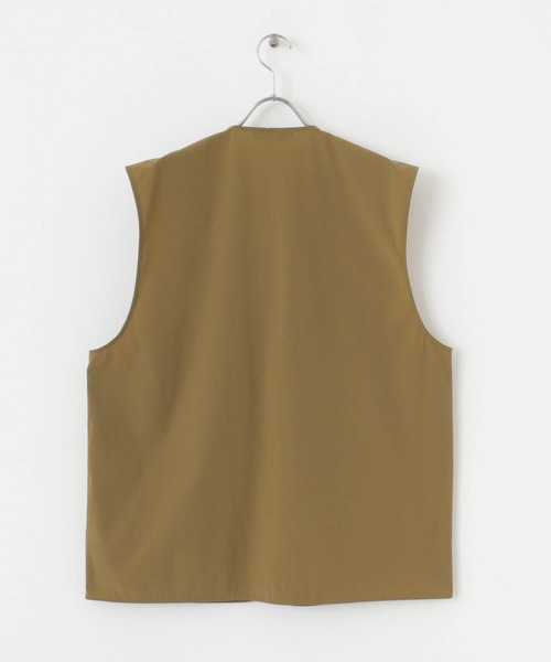 SENSE OF PLACE by URBAN RESEARCH（センスオブプレイスバイアーバンリサーチ）の「Uiscel　マルチポケットオーバーベスト（ベスト・メンズ・ブラック/ベージュ/グリーン・ONE）」の6枚目の写真