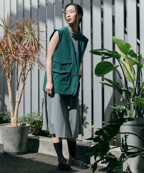 SENSE OF PLACE by URBAN RESEARCH（センスオブプレイスバイアーバンリサーチ）の「Uiscel　マルチポケットオーバーベスト（ベスト・メンズ・ブラック/ベージュ/グリーン・ONE）」の9枚目の写真