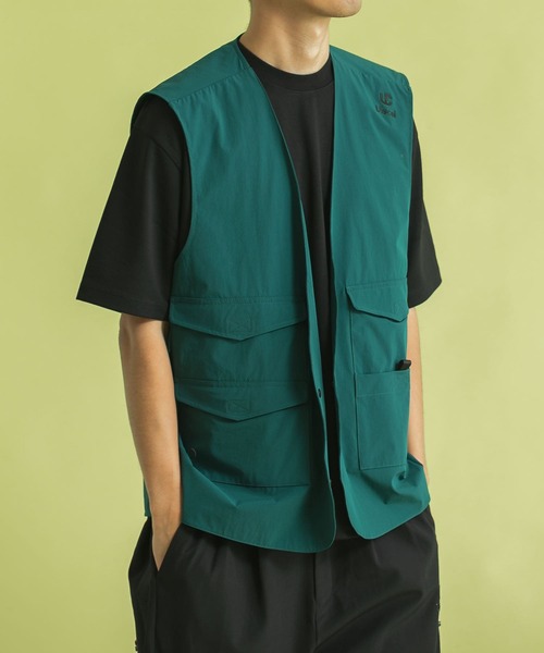 SENSE OF PLACE by URBAN RESEARCH（センスオブプレイスバイアーバンリサーチ）の「Uiscel　マルチポケットオーバーベスト（ベスト・メンズ・ブラック/ベージュ/グリーン・ONE）」の16枚目の写真