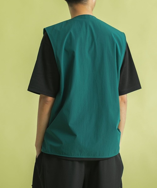 SENSE OF PLACE by URBAN RESEARCH（センスオブプレイスバイアーバンリサーチ）の「Uiscel　マルチポケットオーバーベスト（ベスト・メンズ・ブラック/ベージュ/グリーン・ONE）」の18枚目の写真