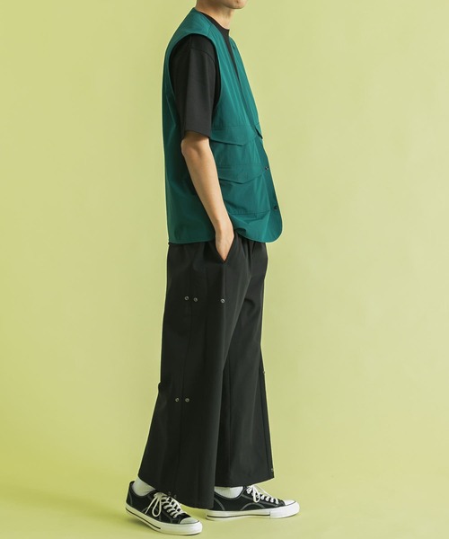 SENSE OF PLACE by URBAN RESEARCH（センスオブプレイスバイアーバンリサーチ）の「Uiscel　マルチポケットオーバーベスト（ベスト・メンズ・ブラック/ベージュ/グリーン・ONE）」の20枚目の写真