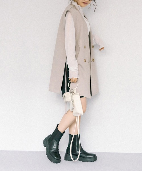 OLIVE des OLIVE（オリーブデオリーブ）の「サイドベルトジレ（ベスト・レディース・オフホワイト/ネイビー/グレイッシュベージュ・FREE）」の9枚目の写真