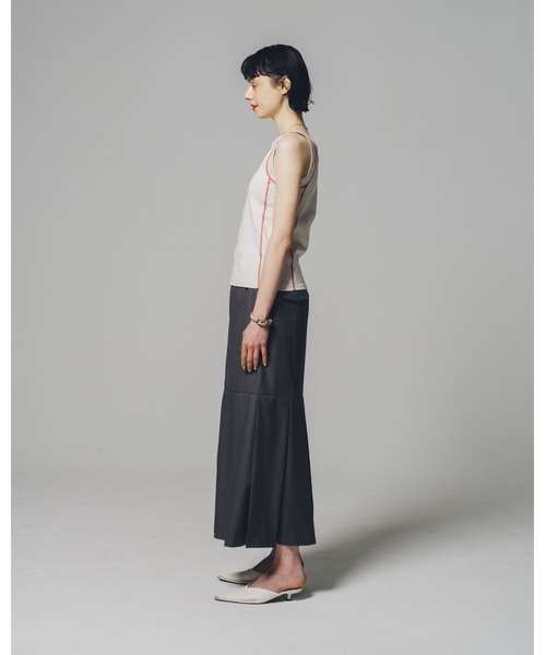 led.tokyo(レッドトウキョウ)の「【led.tokyo】ステッチカラー2WAY U/Vネックトップ (ZOZO限定カラー:グリーン)(Tシャツ/カットソー・レディース・ブラック/ホワイト/ベージュ/グリーン・M)」の5枚目の写真