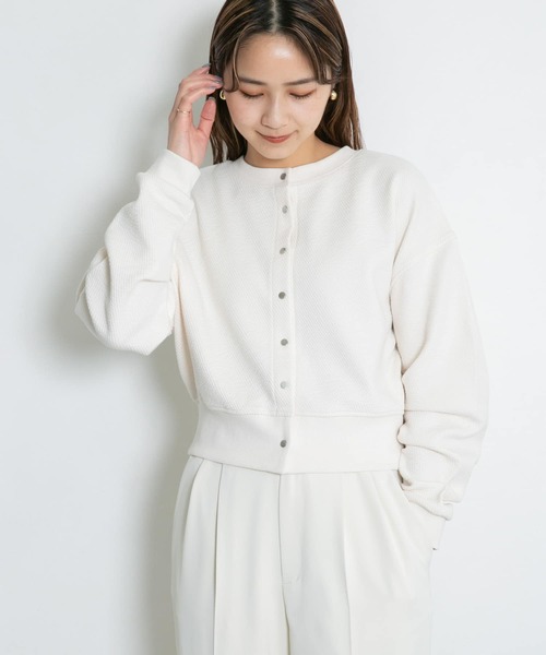 KBF（ケイビーエフ）の「2WAYスナップボタンカーディガン（カーディガン/ボレロ・レディース・ラベンダー/アイボリー/ネイビー・ONE）」の4枚目の写真