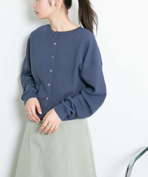 KBF（ケイビーエフ）の「2WAYスナップボタンカーディガン（カーディガン/ボレロ・レディース・ラベンダー/アイボリー/ネイビー・ONE）」の13枚目の写真