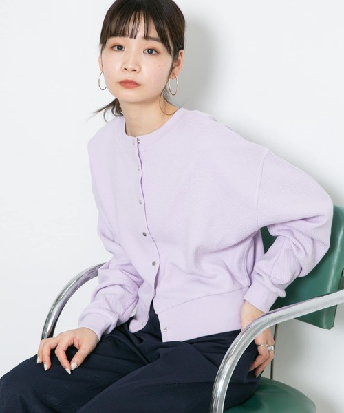 KBF（ケイビーエフ）の「2WAYスナップボタンカーディガン（カーディガン/ボレロ・レディース・ラベンダー/アイボリー/ネイビー・ONE）」の21枚目の写真