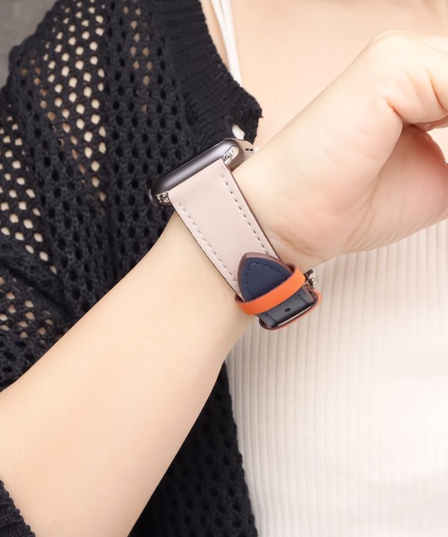 Urban Coral(アーバンコーラル)の「Apple Watch Band / アップルウォッチ バンド バイカラーレザー / Urban Coral(デジタル腕時計・レディース・ブラック×ホワイト/ブルー系その他/イエロー系その他/ピンク系その他/オレンジ系その他/ピンク系その他2/オレンジ系その他2/ネイビー系/ブルー系/ブラック系その他・40mm/44mm)」の4枚目の写真