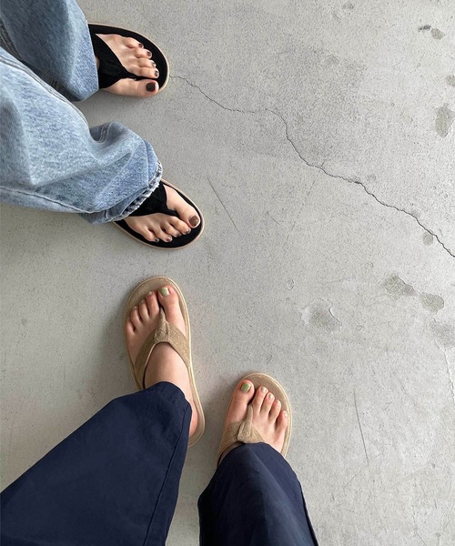 CANAL JEAN（キャナルジーン）の「El mar(エルマール) フェイクスエードトングサンダル（サンダル・レディース・ブラック/ベージュ/ブラウン・SMALL/MEDIUM/LARGE/X-LARGE/XXL）」の3枚目の写真