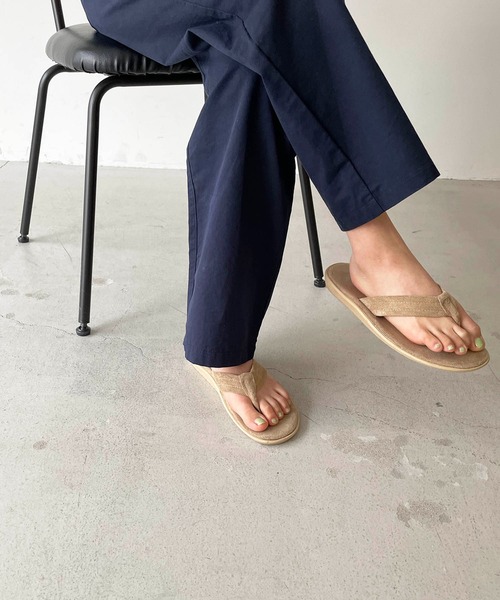 CANAL JEAN（キャナルジーン）の「El mar(エルマール) フェイクスエードトングサンダル（サンダル・レディース・ブラック/ベージュ/ブラウン・SMALL/MEDIUM/LARGE/X-LARGE/XXL）」の10枚目の写真