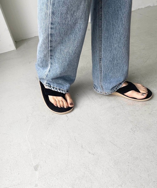 CANAL JEAN（キャナルジーン）の「El mar(エルマール) フェイクスエードトングサンダル（サンダル・レディース・ブラック/ベージュ/ブラウン・SMALL/MEDIUM/LARGE/X-LARGE/XXL）」の6枚目の写真