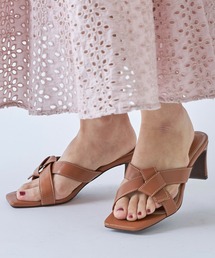 スクエアトゥミュールサンダル