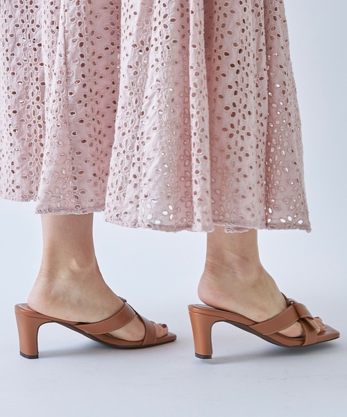 tocco closet（トッコ　クローゼット）の「スクエアトゥミュールサンダル（サンダル・レディース・ブラック/キャメル・L/M/LL/S）」の13枚目の写真