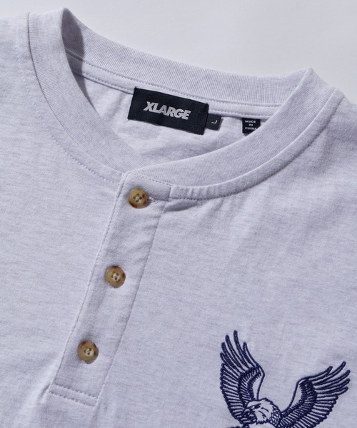 XLARGE（エクストララージ）の「HENLEY NECK EAGLE L/S TEE（Tシャツ/カットソー・メンズ・ブラック/アッシュ/ブラウン・L/XL/S/M）」の7枚目の写真