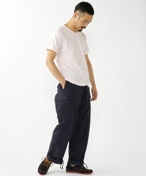 BEAMS PLUS(ビームスプラス)の「BEAMS PLUS / V ネック Tシャツ(Tシャツ/カットソー・メンズ・オフホワイト/ネイビー/ピンク/ブラック・X-LARGE/LARGE/MEDIUM/SMALL)」の8枚目の写真