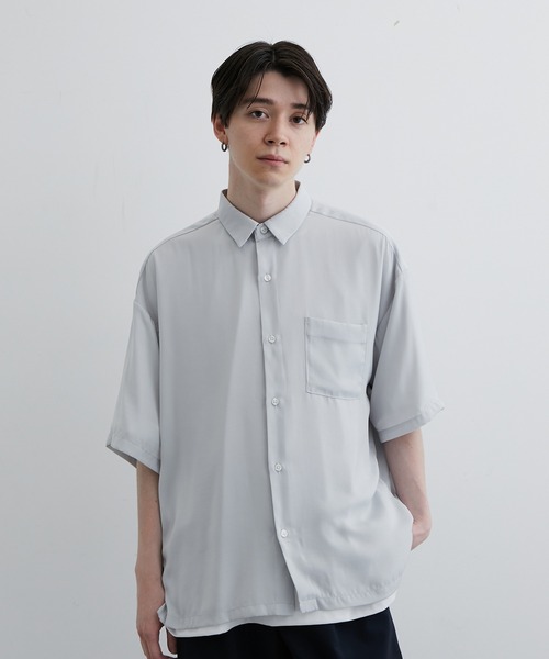 JUNRED(ジュンレッド)の「シルキーサテンハーフスリーブシャツ(シャツ/ブラウス・メンズ・チャコールグレー/ライトグレー/ミント・L/M/LL)」の2枚目の写真