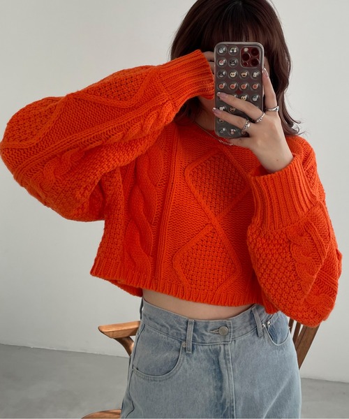 EPIMI E'PIMMY（エピミエピミー）の「ケーブルショートニット（ニット/セーター・レディース・ベージュ/ブラウン/オフホワイト/オレンジ/アイボリー/ピンクベージュ・MEDIUM）」の6枚目の写真