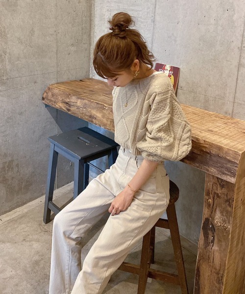 EPIMI E'PIMMY（エピミエピミー）の「ケーブルショートニット（ニット/セーター・レディース・ベージュ/ブラウン/オフホワイト/オレンジ/アイボリー/ピンクベージュ・MEDIUM）」の7枚目の写真