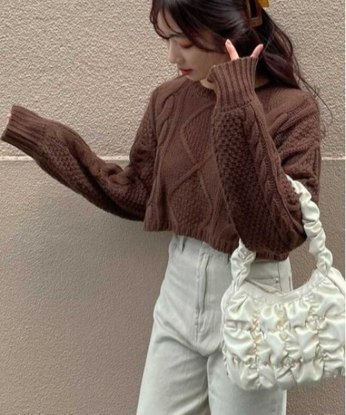 EPIMI E'PIMMY（エピミエピミー）の「ケーブルショートニット（ニット/セーター・レディース・ベージュ/ブラウン/オフホワイト/オレンジ/アイボリー/ピンクベージュ・MEDIUM）」の19枚目の写真