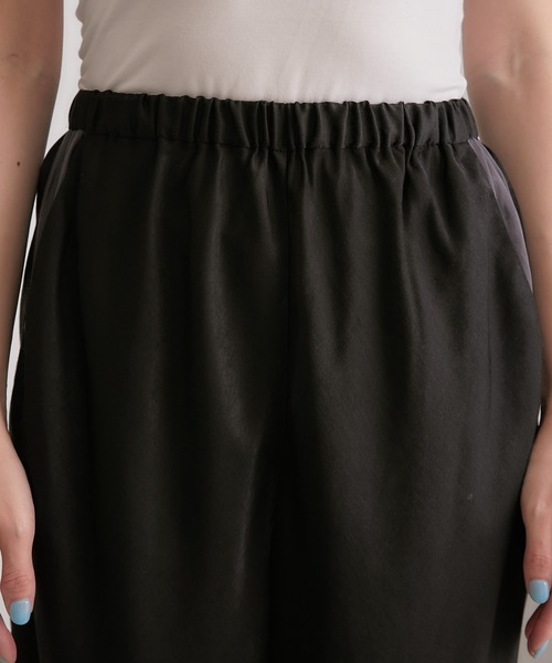 COLLAGE GALLARDAGALANTE（コラージュガリャルダガランテ）の「【OT】落ち感/キレイなライン/サテン地/フィブリルワイドパンツ/手洗い可（その他パンツ・レディース・ブラック/マスタード・FREE）」の19枚目の写真