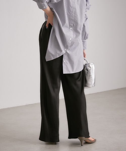 COLLAGE GALLARDAGALANTE（コラージュガリャルダガランテ）の「【OT】落ち感/キレイなライン/サテン地/フィブリルワイドパンツ/手洗い可（その他パンツ・レディース・ブラック/マスタード・FREE）」の10枚目の写真