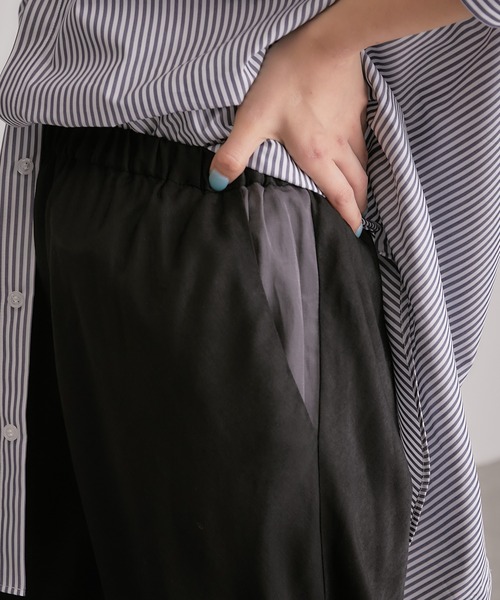 COLLAGE GALLARDAGALANTE（コラージュガリャルダガランテ）の「【OT】落ち感/キレイなライン/サテン地/フィブリルワイドパンツ/手洗い可（その他パンツ・レディース・ブラック/マスタード・FREE）」の17枚目の写真