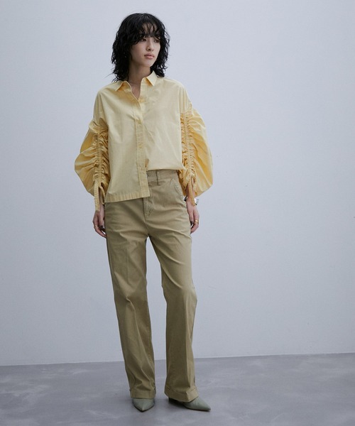 ADAM ET ROPE'(アダムエロペ)の「【サステナブル】ドロストギャザースリーブブラウス(シャツ/ブラウス・レディース・イエロー/スミクロ/ホワイト・FREE)」の8枚目の写真