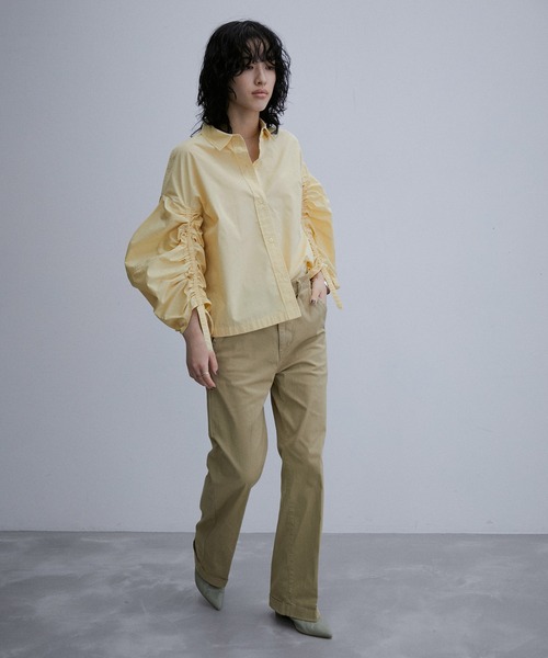 ADAM ET ROPE'(アダムエロペ)の「【サステナブル】ドロストギャザースリーブブラウス(シャツ/ブラウス・レディース・イエロー/スミクロ/ホワイト・FREE)」の22枚目の写真