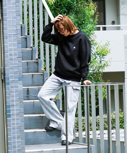 Champion(チャンピオン)の「【CHAMPION/チャンピオン】裏起毛 ワンポイントブランドロゴ刺繍 クルーネックスウェット トレーナー サスティナブル素材(スウェット・メンズ・ブラック/杢グレー/チャコールグレー/ネイビー/ホワイト/ダークグリーン・XX-LARGE/X-LARGE/MEDIUM/SMALL/LARGE)」の14枚目の写真