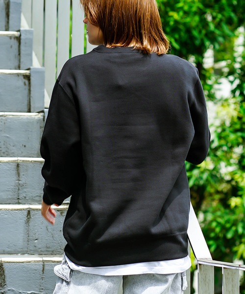 Champion(チャンピオン)の「【CHAMPION/チャンピオン】裏起毛 ワンポイントブランドロゴ刺繍 クルーネックスウェット トレーナー サスティナブル素材(スウェット・メンズ・ブラック/杢グレー/チャコールグレー/ネイビー/ホワイト/ダークグリーン・XX-LARGE/X-LARGE/MEDIUM/SMALL/LARGE)」の17枚目の写真