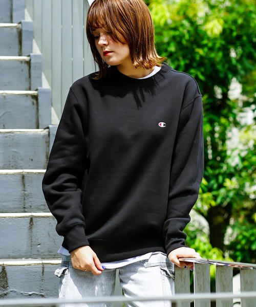 Champion(チャンピオン)の「【CHAMPION/チャンピオン】裏起毛 ワンポイントブランドロゴ刺繍 クルーネックスウェット トレーナー サスティナブル素材(スウェット・メンズ・ブラック/杢グレー/チャコールグレー/ネイビー/ホワイト/ダークグリーン・XX-LARGE/X-LARGE/MEDIUM/SMALL/LARGE)」の16枚目の写真