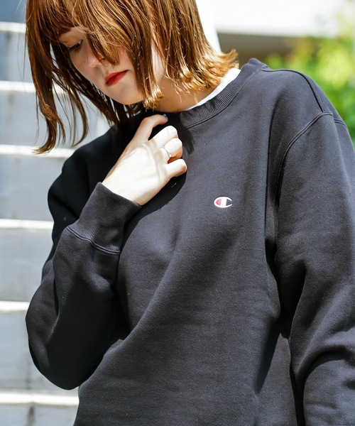 Champion(チャンピオン)の「【CHAMPION/チャンピオン】裏起毛 ワンポイントブランドロゴ刺繍 クルーネックスウェット トレーナー サスティナブル素材(スウェット・メンズ・ブラック/杢グレー/チャコールグレー/ネイビー/ホワイト/ダークグリーン・XX-LARGE/X-LARGE/MEDIUM/SMALL/LARGE)」の18枚目の写真