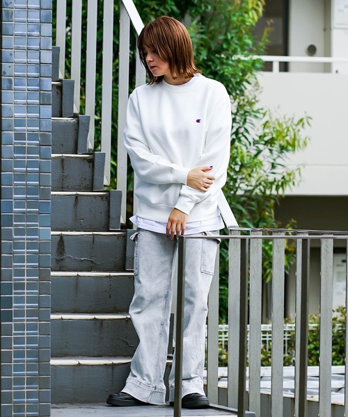 Champion(チャンピオン)の「【CHAMPION/チャンピオン】裏起毛 ワンポイントブランドロゴ刺繍 クルーネックスウェット トレーナー サスティナブル素材(スウェット・メンズ・ブラック/杢グレー/チャコールグレー/ネイビー/ホワイト/ダークグリーン・XX-LARGE/X-LARGE/MEDIUM/SMALL/LARGE)」の7枚目の写真