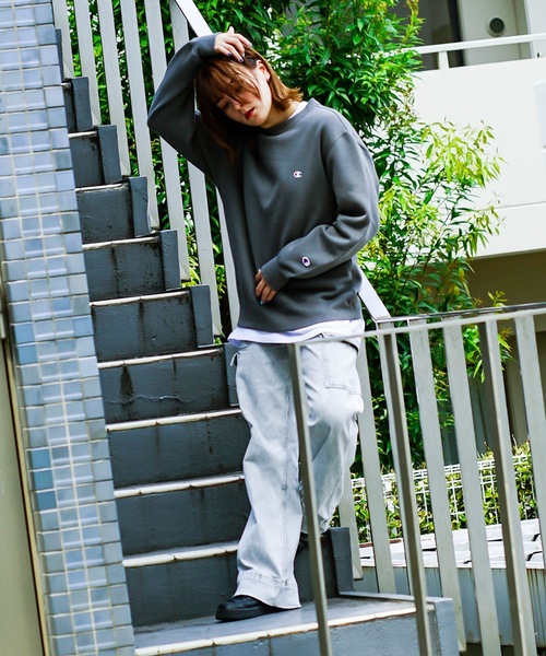 Champion(チャンピオン)の「【CHAMPION/チャンピオン】裏起毛 ワンポイントブランドロゴ刺繍 クルーネックスウェット トレーナー サスティナブル素材(スウェット・メンズ・ブラック/杢グレー/チャコールグレー/ネイビー/ホワイト/ダークグリーン・XX-LARGE/X-LARGE/MEDIUM/SMALL/LARGE)」の19枚目の写真
