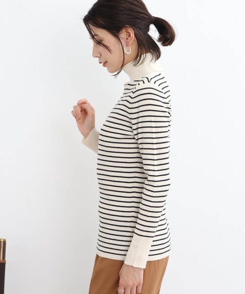 SHOO・LA・RUE（シューラルー）の「◆【洗える】ちくちくしにくい！ リブタートルネック やわらかニット（ニット/セーター・レディース・ダークブラウン系2/ブラック/ブルー/オフホワイト/サンドベージュ/ホワイト系5/レッド系1/ダークグリーン・01/04/05/02/03）」の11枚目の写真