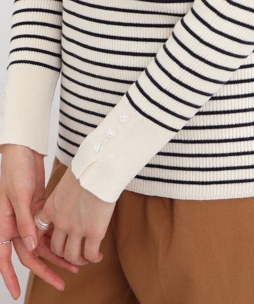 SHOO・LA・RUE（シューラルー）の「◆【洗える】ちくちくしにくい！ リブタートルネック やわらかニット（ニット/セーター・レディース・ダークブラウン系2/ブラック/ブルー/オフホワイト/サンドベージュ/ホワイト系5/レッド系1/ダークグリーン・01/04/05/02/03）」の14枚目の写真