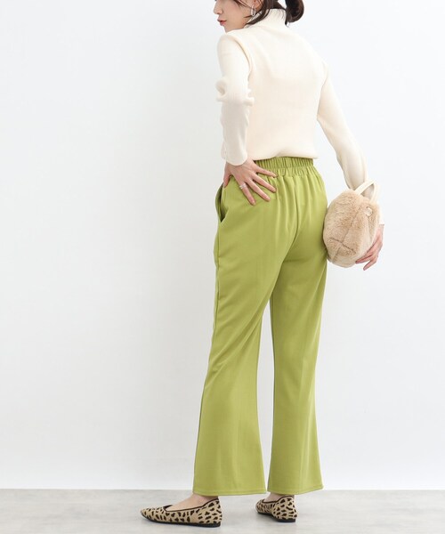 SHOO・LA・RUE（シューラルー）の「◆【洗える】ちくちくしにくい！ リブタートルネック やわらかニット（ニット/セーター・レディース・ダークブラウン系2/ブラック/ブルー/オフホワイト/サンドベージュ/ホワイト系5/レッド系1/ダークグリーン・01/04/05/02/03）」の21枚目の写真