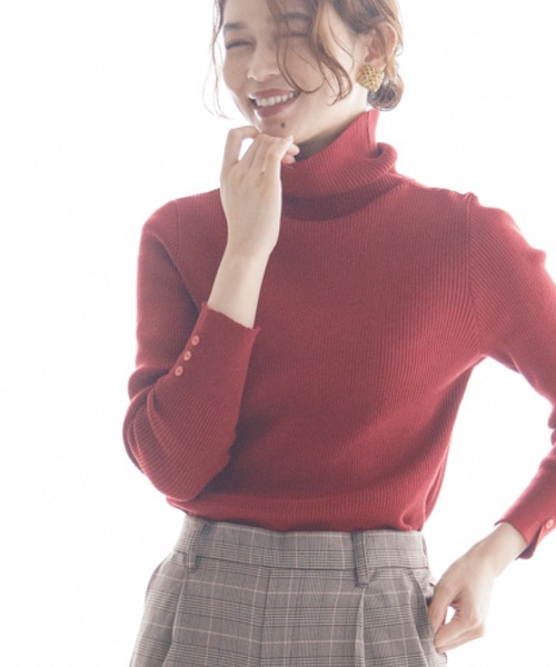 SHOO・LA・RUE（シューラルー）の「◆【洗える】ちくちくしにくい！ リブタートルネック やわらかニット（ニット/セーター・レディース・ダークブラウン系2/ブラック/ブルー/オフホワイト/サンドベージュ/ホワイト系5/レッド系1/ダークグリーン・01/04/05/02/03）」の8枚目の写真