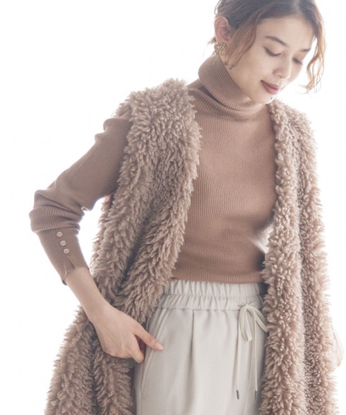 SHOO・LA・RUE（シューラルー）の「◆【洗える】ちくちくしにくい！ リブタートルネック やわらかニット（ニット/セーター・レディース・ダークブラウン系2/ブラック/ブルー/オフホワイト/サンドベージュ/ホワイト系5/レッド系1/ダークグリーン・01/04/05/02/03）」の5枚目の写真