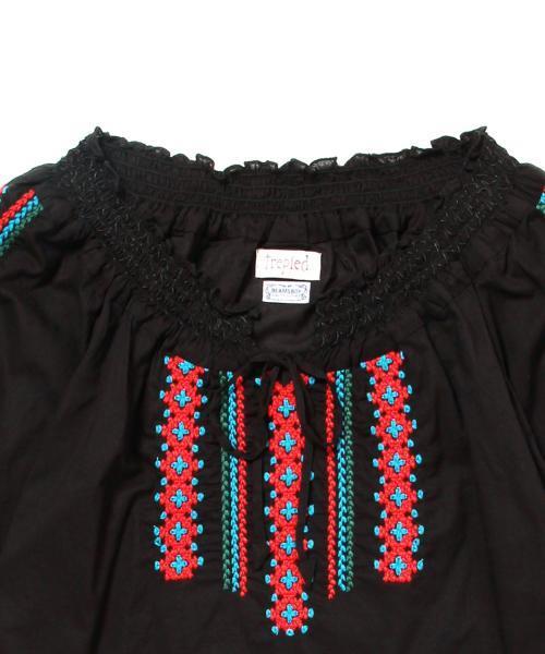trepied(トレピエ)の「trepied / 刺繍 スモッグブラウス(シャツ/ブラウス・レディース・ブラック/ホワイト・ONE SIZE)」の12枚目の写真