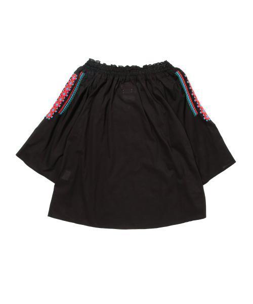 trepied(トレピエ)の「trepied / 刺繍 スモッグブラウス(シャツ/ブラウス・レディース・ブラック/ホワイト・ONE SIZE)」の9枚目の写真