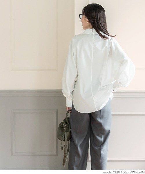 coca(coca)(コカ)の「ビックシルエットドルマンシャツ(シャツ/ブラウス・レディース・ダークベージュ/ホワイト・M/L)」の8枚目の写真