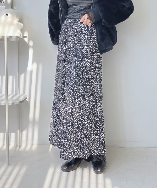 AS KNOW AS plus（アズノゥアズプラス）の「♪ゆらり消しプリーツスカート（スカート・レディース・ベージュ系その他/ホワイト系その他/ブラウン系その他/ブラック系その他・FREE）」の2枚目の写真