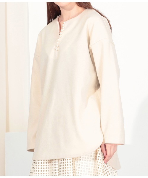 Settimissimo(セッティミッシモ)の「カットメルトンパールデザインプルオーバー(Tシャツ/カットソー・レディース・グレー/オフホワイト・FREE)」の4枚目の写真