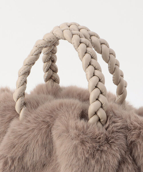 fredy emue(フレディエミュ)の「ブレイドハンドルフェイクファーバッグ(トートバッグ・レディース・オリーブ/グレー/ベージュ・FREE)」の9枚目の写真