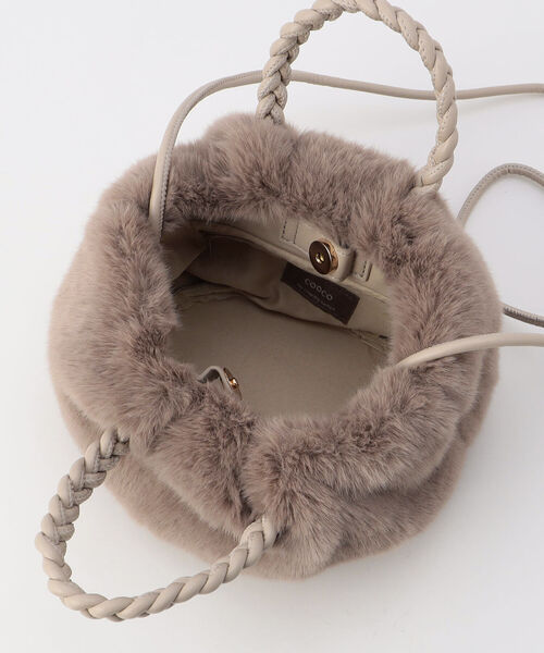 fredy emue(フレディエミュ)の「ブレイドハンドルフェイクファーバッグ(トートバッグ・レディース・オリーブ/グレー/ベージュ・FREE)」の10枚目の写真