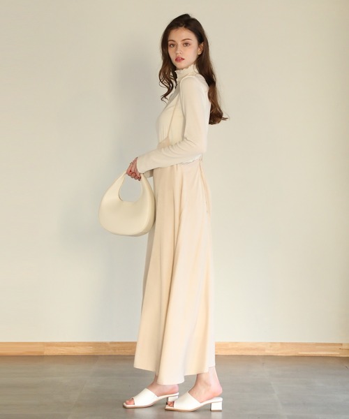 aity（アイティ）の「ツイルストラップキャミワンピース 夏服（ワンピース・レディース・ブラック/ブルー/ライトグレー/ベージュ/アイボリー・M）」の17枚目の写真