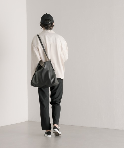 ear PAPILLONNER（イアパピヨネ）の「マチありスライドショルダー