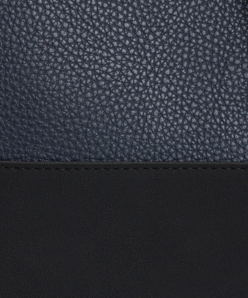 ikka（イッカ）の「【雑誌MonoMax4月号掲載】バイカラーシュリンクトートバッグ（トートバッグ・メンズ・ブラック/ネイビー/クリアグリーン/ダークブラウン/ベージュ・FREE）」の7枚目の写真