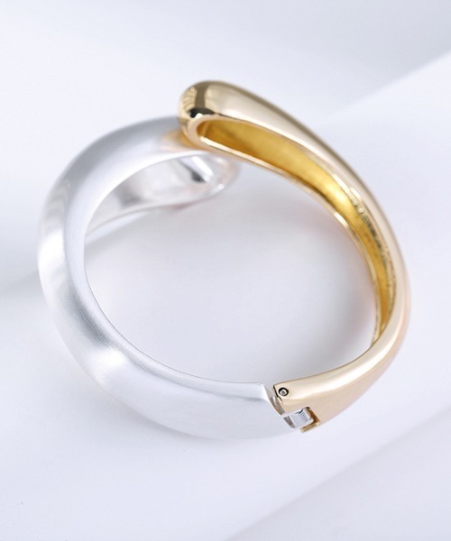 Coo+i（クーイ）の「デザインバングル（バングル/リストバンド・レディース・シルバー×ゴールド・FREE）」の9枚目の写真